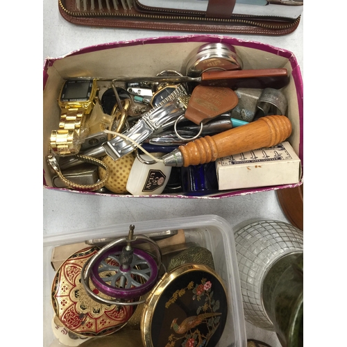 285 - A QUANTITY OF VINTAGE COLLECTABLE ITEMS TO INCLUDE WATCHES, COMPACTS, PENS, LIGHTERS, BOTTLE OPENERS... 