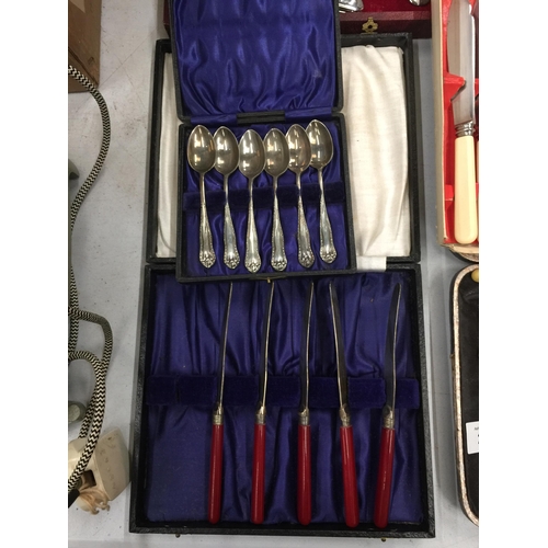 287 - A QUANTITY OF BOXED VINTAGE FLATWARE