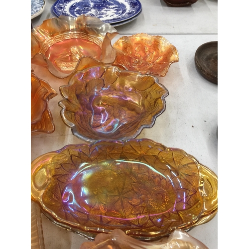 290 - A LARGE QUANTITY OF AMBER AND CARNIVAL GLASS TO INCLUDE VASES, BOWLS, ETC