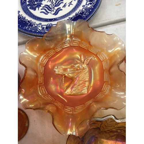 290 - A LARGE QUANTITY OF AMBER AND CARNIVAL GLASS TO INCLUDE VASES, BOWLS, ETC