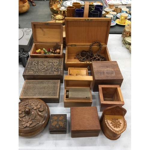 474 - A QUANTITY OF TREEN BOXES TO INCLUDE A SMALL CANTILEVER SEWING BOX, A CARD BOX, A TRINKET BOX WITH T... 