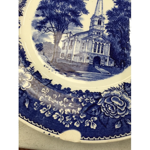 488 - A QUANTITY OF BLUE AND WHITE 'WILLOW' PATTERN PLATES, CUPS AND SAUCERS PLUS A CAPODIMONTE MAJOLICA S... 