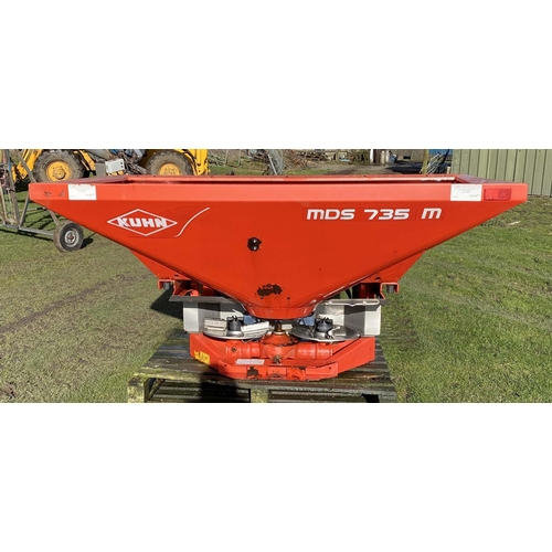 220 - KUHN MDS 735M FERTILIZER SPINNER  & MANUAL+ VAT