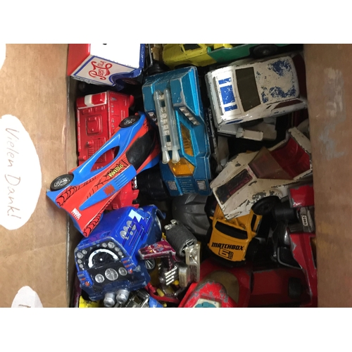 957 - A BOX OF ASSORTED DIECAST VEHICLES ETC