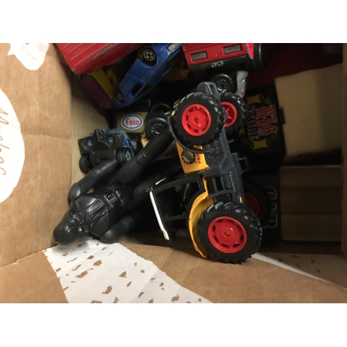 957 - A BOX OF ASSORTED DIECAST VEHICLES ETC