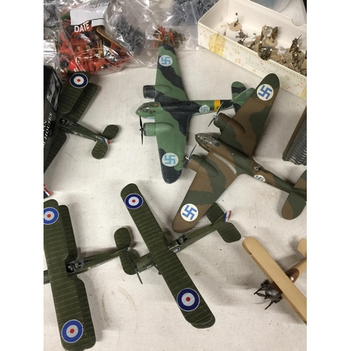 960 - A LARGE GROUP OF ARMY RELATED TOYS, MODEL PLANES ETC