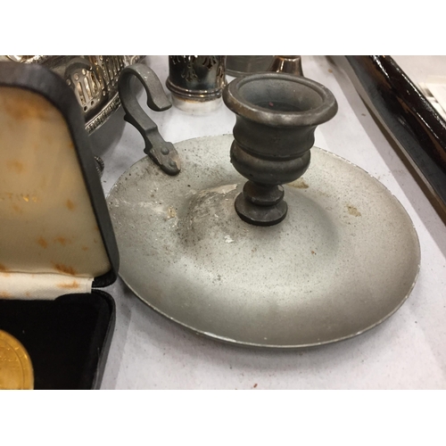 171 - A GROUP OF SILVER AND SILVER PLATE TO INCLUDE FLATWARE AND DRINKS TRAY ETC