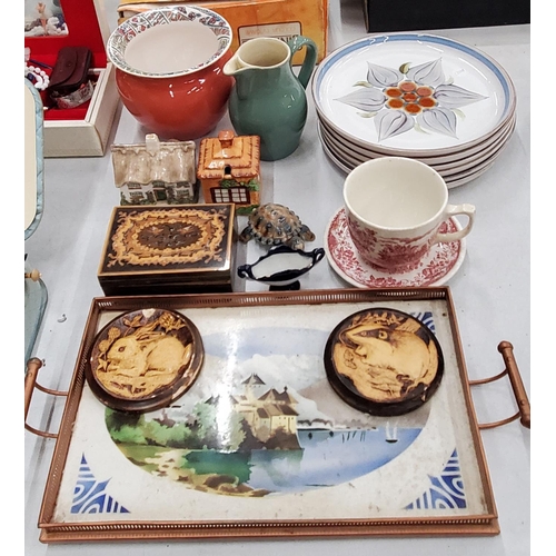 278 - A QUANTITY OF DENBY 'CHATSWORTH' PLATES AND JUG, COTTAGE WARE, A VINTAGE GALLERIED TRAY, A LARGE ROY... 