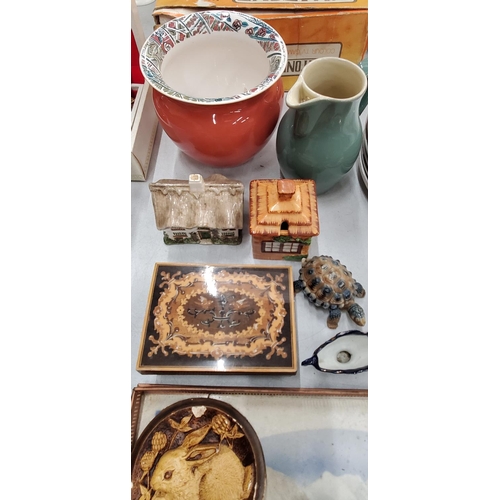 278 - A QUANTITY OF DENBY 'CHATSWORTH' PLATES AND JUG, COTTAGE WARE, A VINTAGE GALLERIED TRAY, A LARGE ROY... 