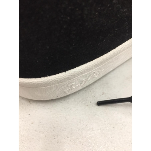 861 - AN UNWORN BOXED PAIR OF FRED PERRY BLACK SUEDE TRAINERS