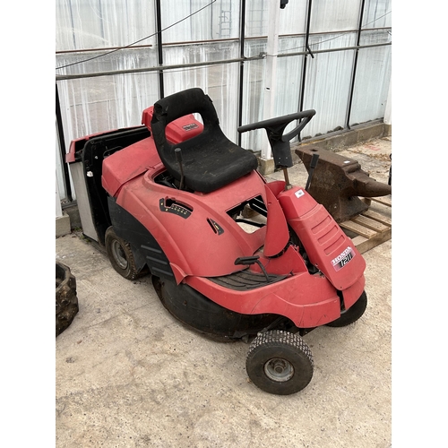 161 - A HONDA 1211 RIDE ON LAWN MOWER WITH GRASS BOX - NO VAT