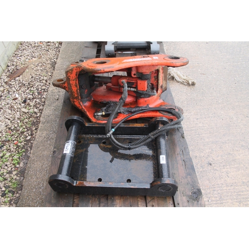 228 - A 13 TONNE QUICK HITCH & BRACKET + VAT