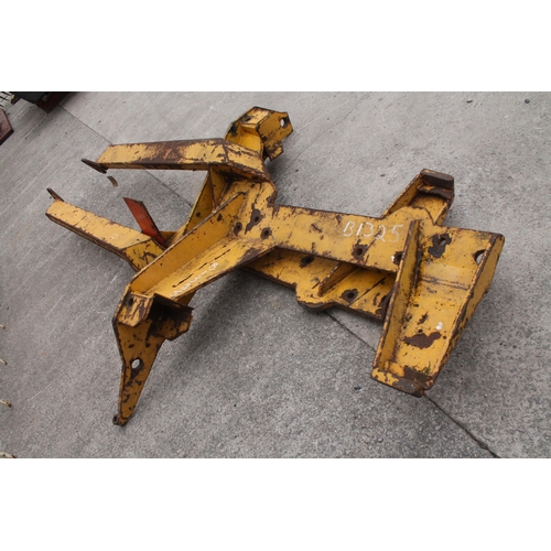 254 - LOADER BRACKETS NO VAT