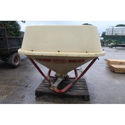 261 - VICON VARI SPREADER  + VAT