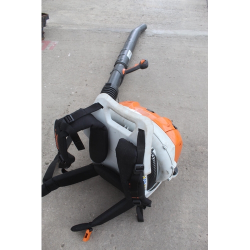 2 - A STHIL BR600 PETROL BACK PACK BLOWER + VAT