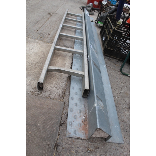 579 - NEW CATNIC LINTEL 2.1M AND SHORT LADDERS  + VAT