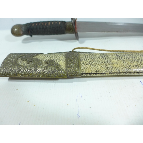 401 - A LATE 19TH CENTURY CHINESE DAO SWORD, AND SHAGREEN SCABBARD, 45CM BLADE, LENGTH 74CM