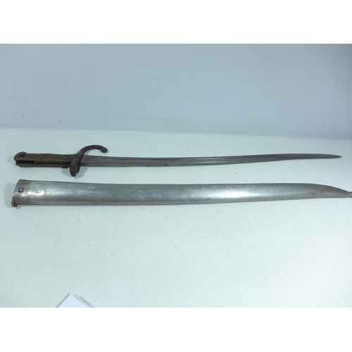 404 - A FRENCH CHASSEPOT BAYONET AND SCABBARD DATED 1867, 57CM BLADE, LENGTH 72.5CM