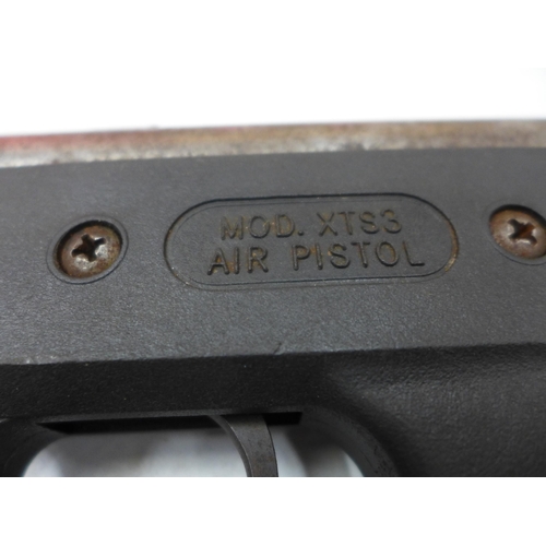 420 - A .22 WESTLAKE MOD.XTS3 AIR PISTOL, LENGTH OF BARREL  18CM, OVERALL LENGTH 33CM