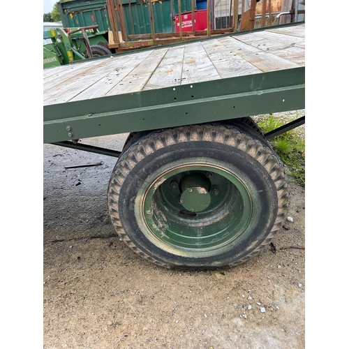 263 - TWIN WHEEL HAY TRAILER WITH THRIPPERS 16' LONG  NO VAT