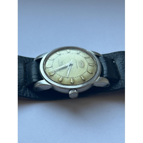 518 - A VINTAGE GENTS OCTO LAKEMASTER AUTOMATIC WRIST WATCH  (WORKING AT TIME OF CATALOGUING NO WARRANTY G... 