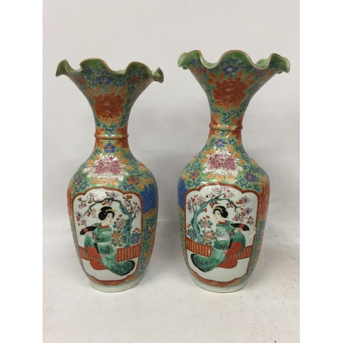 435 - A LARGE PAIR OF JAPANESE MEIJI PERIOD (1868-1912) WITH ENAMELLED DESIGN AND FIGURES IN PANELS