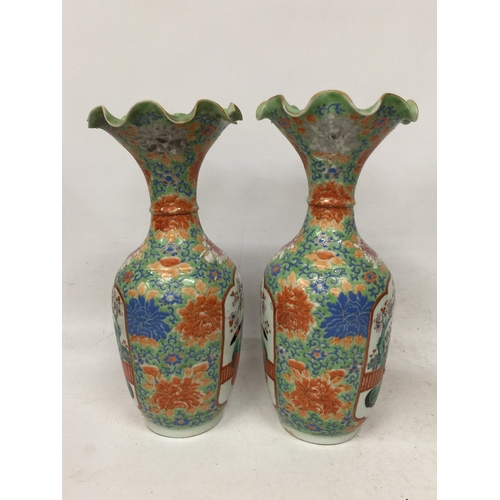 435 - A LARGE PAIR OF JAPANESE MEIJI PERIOD (1868-1912) WITH ENAMELLED DESIGN AND FIGURES IN PANELS