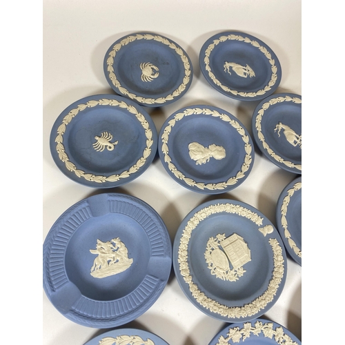 113 - A GROUP OF ELEVEN WEDGWOOD JASPERWARE PIN DISHES / TRAYS TO INCLUDE WILDLIFE COLLECTION ETC