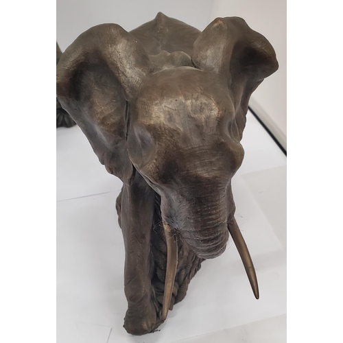 185 - TWO LARGE RESIN MODELS OF ELEPHANTS, HEIGHT 22CM