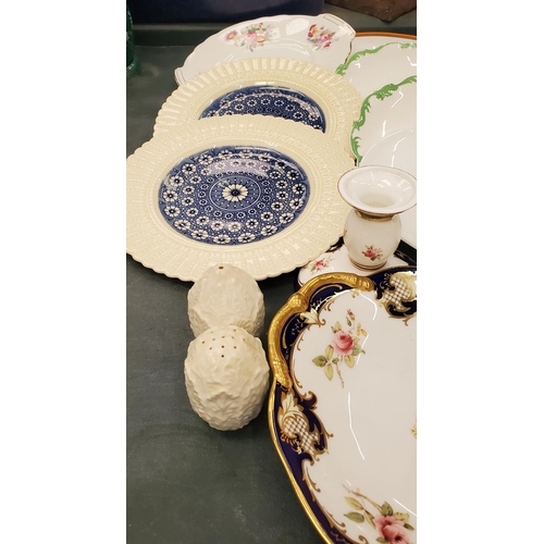 190 - ELEVEN PIECES OF VICTORIAN COALPORT TO INCLUDE PLATES, A CRUET SET AND A CANDLESTICK