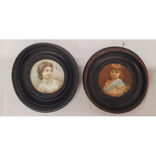 192 - TWO VINTAGE MINIATURE PORTRAITS IN ROUND FRAMES