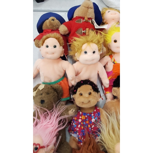 264 - A LARGE COLLECTION OF CUDDLY TOYS TO INCLUDE PADDINGTON BEAR TY BEANIE KIDS, ETC