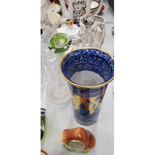 266 - A QUANTITY OF CERAMICS AND GLASSWARE TO INCLUDE A VINTAGE J KENT FOLEY WARE VASE WITH BLUE AND GILT ... 