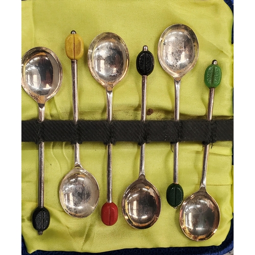 299 - A QUANTITY OF VINTAGE FLATWARE, SOME IN BOXES, TO INCLUDE COFFEE BEAN SPOONS