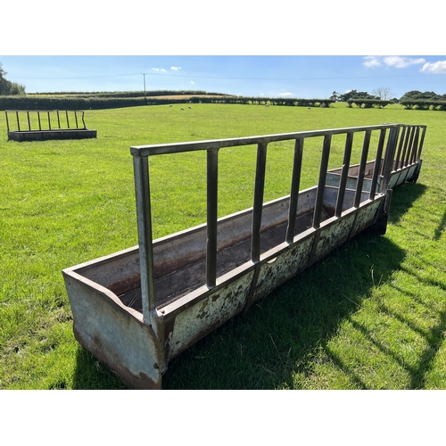 159 - A FEED BARRIER + VAT