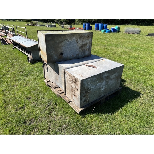 172 - 4 - 3' WATER TROUGH  + VAT