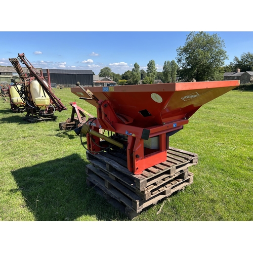 220 - KUHN MDS 735M FERTILIZER SPINNER  & MANUAL+ VAT