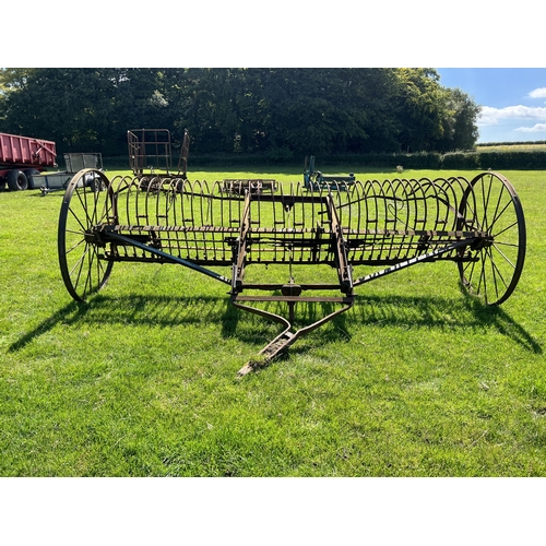 225 - HAY RAKE 10' WIDE + VAT