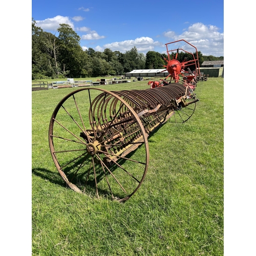 225 - HAY RAKE 10' WIDE + VAT