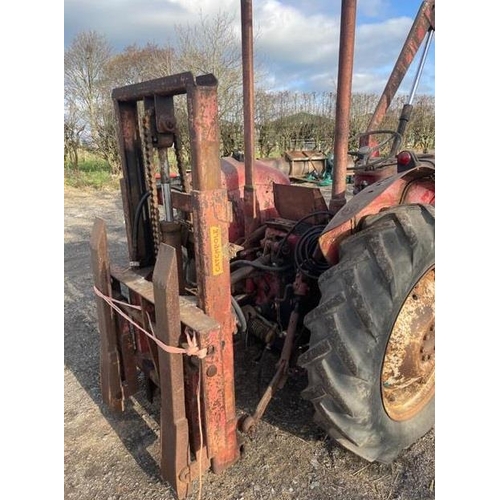 308 - INTERNATIONAL 434 WITH LOADER AND REAR FORKLIFT (NO VAT) (NO REG.DOC.)