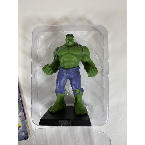 306 - A MARVEL CLASSIC LEAD SPECIAL COLLECTORS FIGURE - HULK WITH MAGAZINE