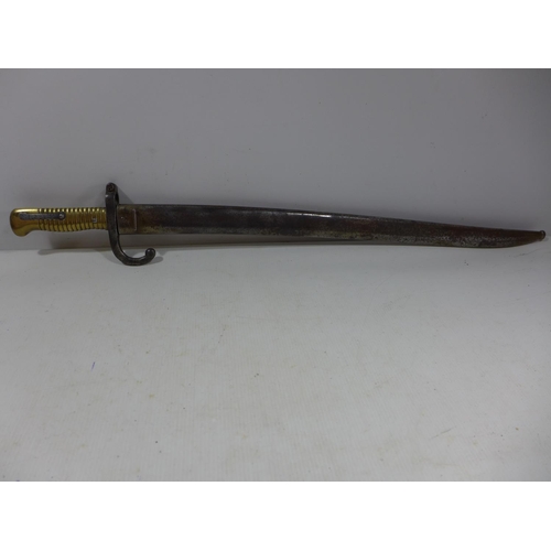 439 - A FRENCH CHASSEPOT BAYONET AND SCABBARD, 57CM BLADE, BEARS DATE 1871, LENGTH 71CM