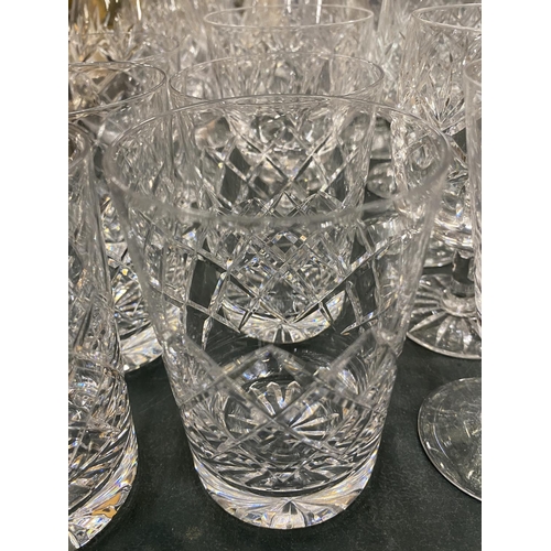 125 - A QUANTITY OF CRYSTAL GLASSES TO INCLUDE DECANTERS, BRANDY, SHERRY, TUMBLERS, ETC