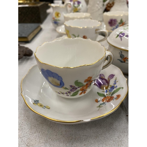 137 - A VINTAGE CHINA TEASET WITH BLUE CROSSED SWORD MARK TO THE BASE (POSSIBLY MEISSEN) TO INCLUDE A TEAP... 