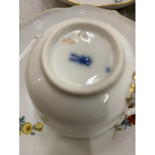 137 - A VINTAGE CHINA TEASET WITH BLUE CROSSED SWORD MARK TO THE BASE (POSSIBLY MEISSEN) TO INCLUDE A TEAP... 