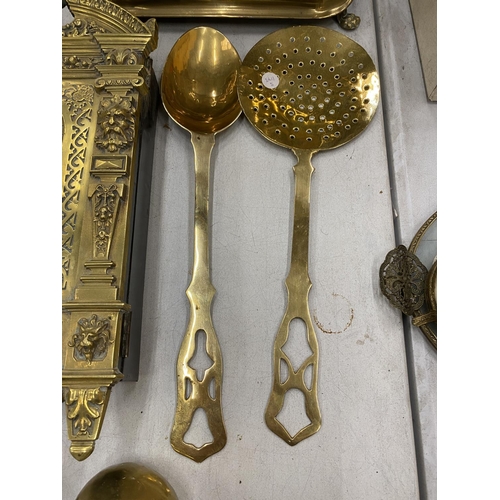 166 - A QUANTITY OF BRASS ITEMS TO INCLUDE A KEY BOX, PLANTER, LARGE SPOON AND SIEVE, VASE, ETC