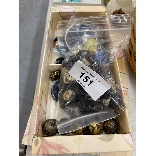 151 - A LARGE QUANTITY OF VINTAGE BUTTONS