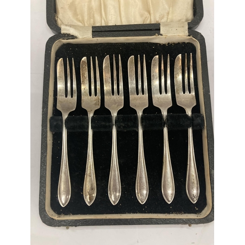 25 - A CASED SET OF SIX HALLMARKED SILVER FORKS