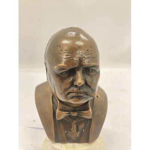 28 - A SMALL BRONZE BUST OF WINSTON CHURCHILL ON MARBLE BASE, HEIGHT EXCLUDING BASE 10.5CM APPROX