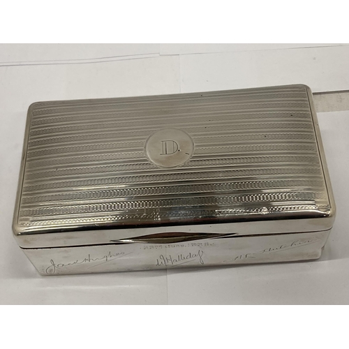 4 - AN ART DECO HALLMARKED SILVER CIGARETTE CASE WITH ENGINE TURNED TOP AND ASSORTED ENGRAVED SIGNATURES